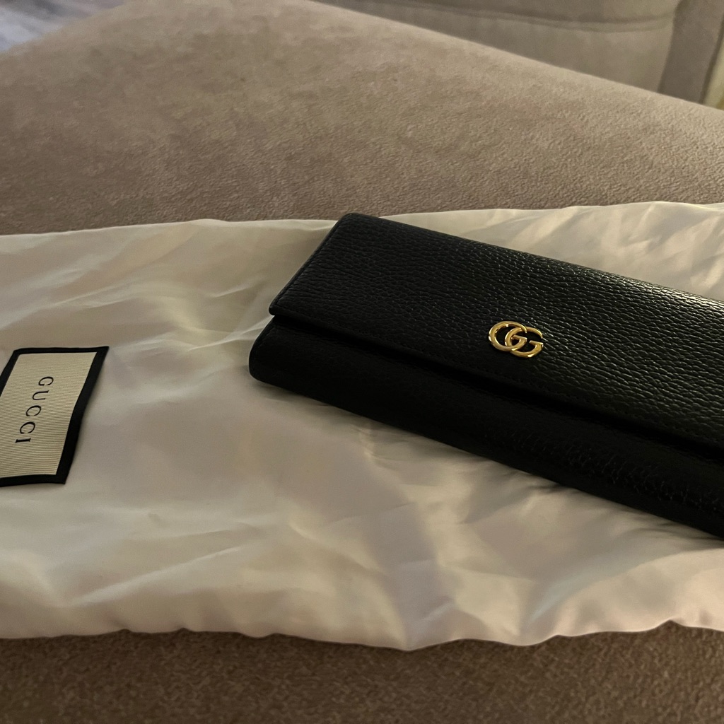 Authentic Gucci Black Leather Clutch With Gold Logo, Excellent Condition